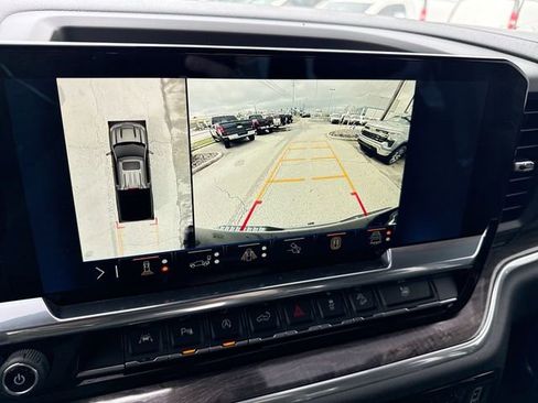 Used 2025 Chevrolet Silverado 1500 LTZ image 17