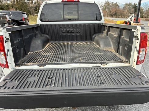Used 2016 Nissan Frontier SV image 15