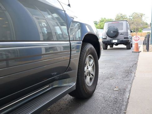 Used 2001 Lexus LX 470 Base image 22