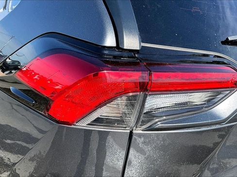 Used 2021 Toyota RAV4 XLE image 28