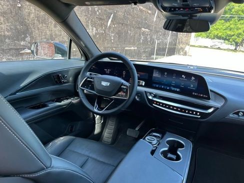 Used 2024 Cadillac Lyriq Luxury RWD image 18
