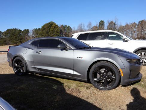 Used 2020 Chevrolet Camaro LT image 3