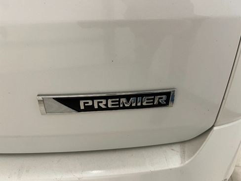 Used 2018 Chevrolet Traverse Premier image 21