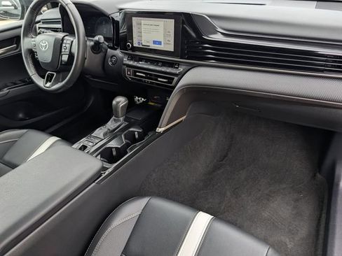 Used 2025 Toyota Camry SE FWD image 30