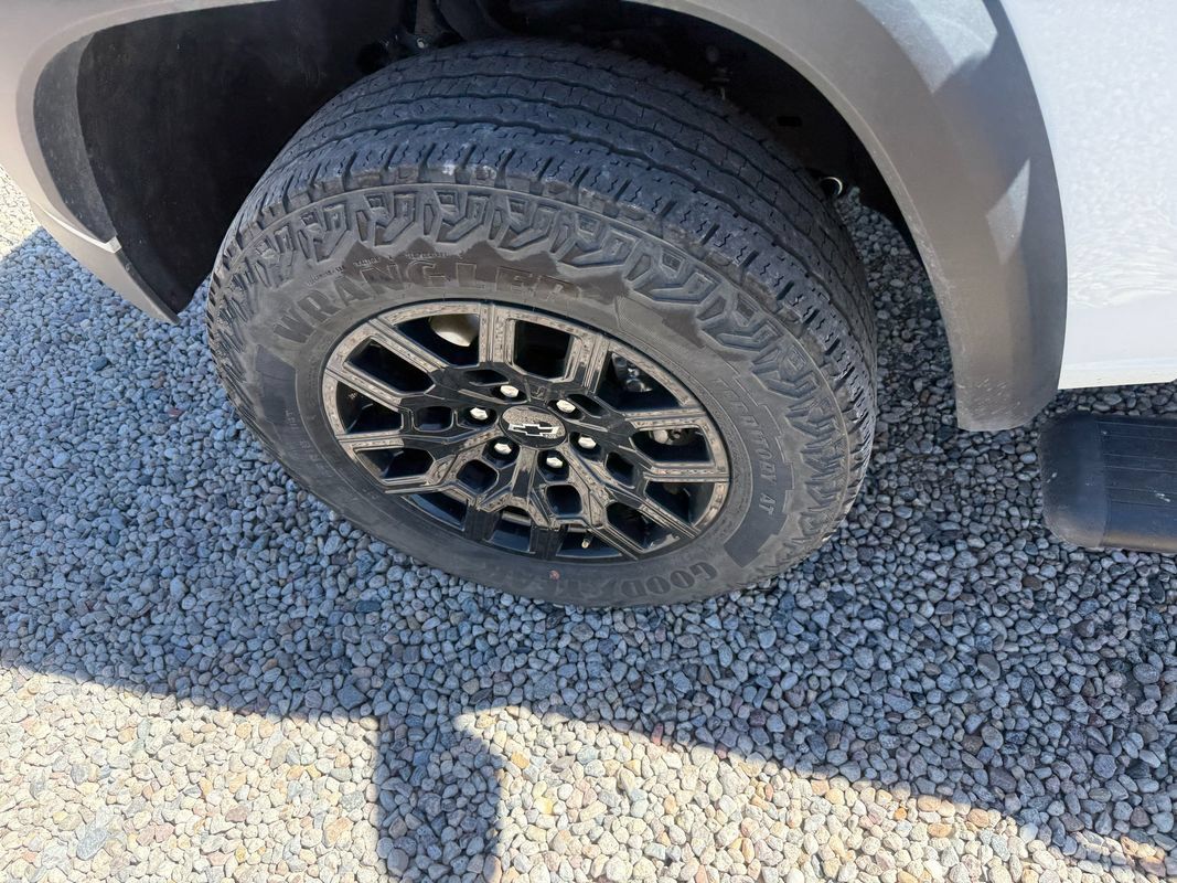 Used 2023 Chevrolet Colorado Trail Boss w/ LPO, Skid Plate Package AWD/4WD image 32