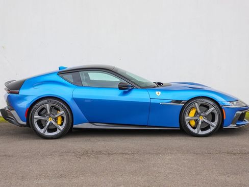 Certified 2025 Ferrari 12Cilindri RWD image 3