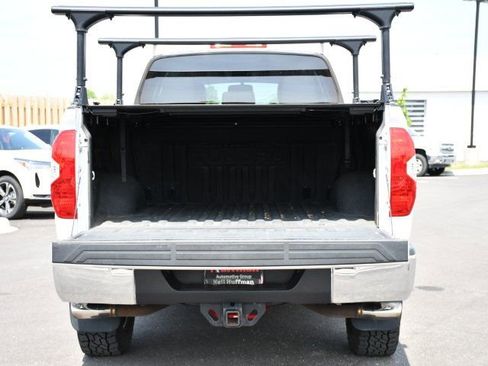 Used 2017 Toyota Tundra SR5 w/ SR5 Upgrade Package AWD/4WD image 25