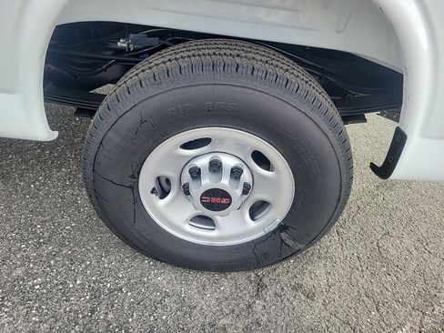 New 2025 GMC Savana 2500 Extended w/ Driver Convenience Package image 7