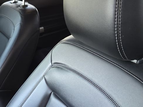 Used 2022 Ford Explorer XLT w/ Equipment Group 202A image 16