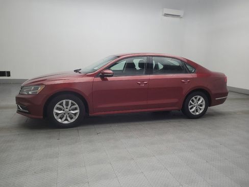 Used 2018 Volkswagen Passat 2.0T S w/ Driver Assistance Package FWD image 2