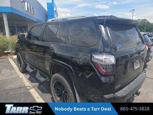 Used 2017 Toyota 4Runner SR5 Premium AWD/4WD image 3