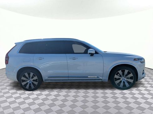 Used 2022 Volvo XC90 T8 Inscription w/ Advanced Package image 2