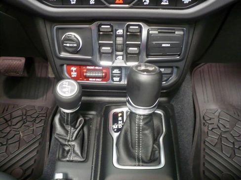 Certified 2024 Jeep Wrangler Unlimited Rubicon w/ Technology Group image 18