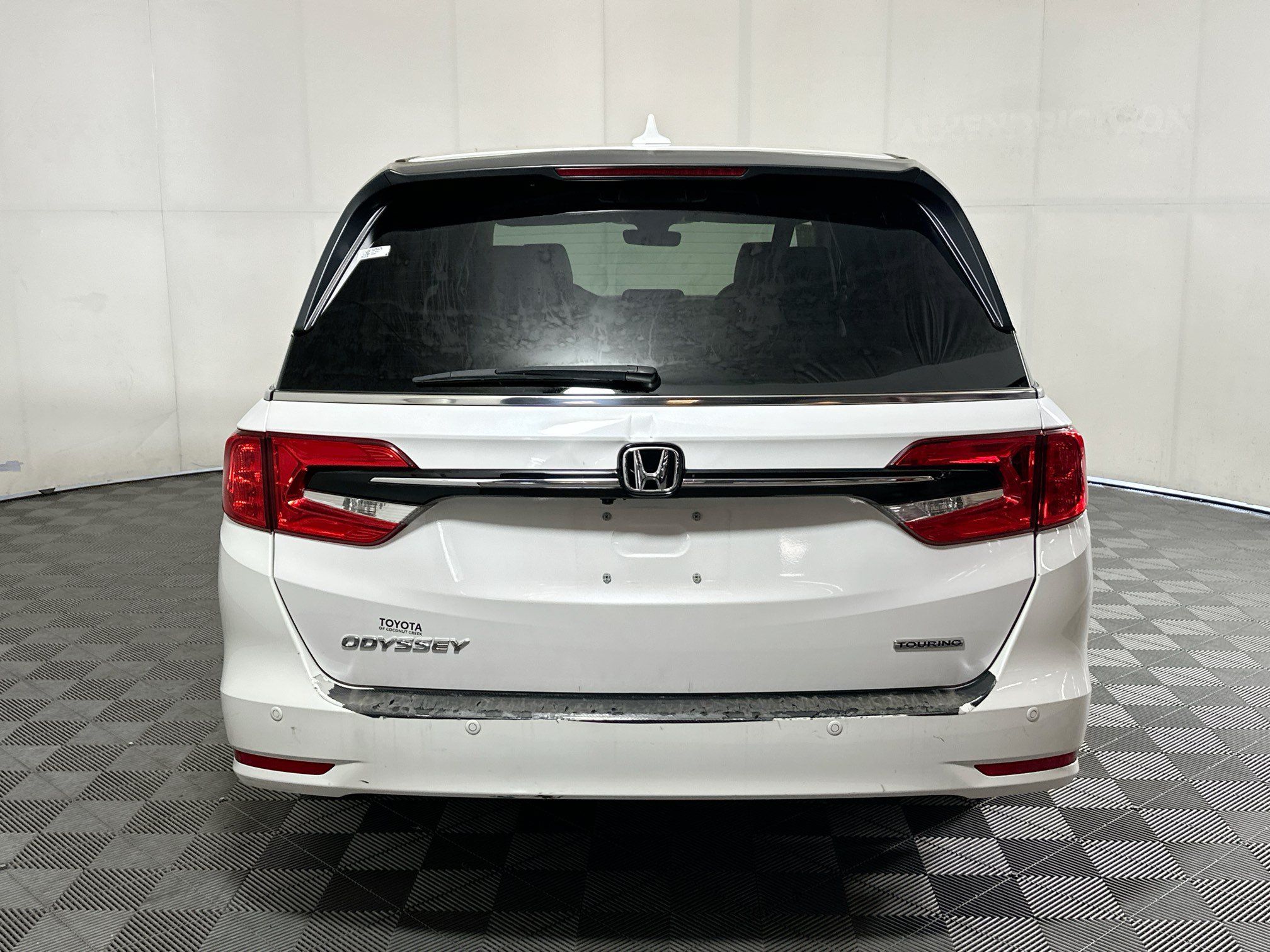 Used 2024 Honda Odyssey Touring image 4