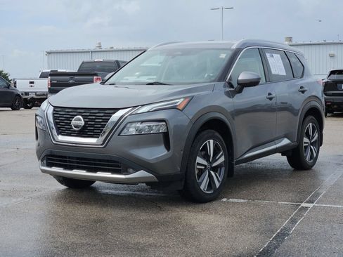 Used 2021 Nissan Rogue Platinum FWD image 2