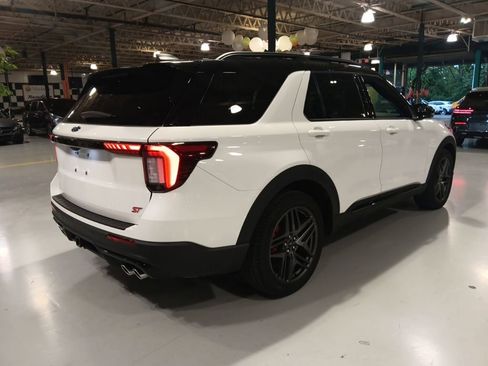Used 2025 Ford Explorer ST w/ Sun And Sound Package AWD/4WD image 6