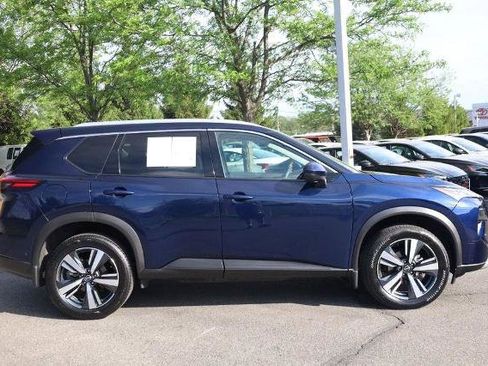 Certified 2024 Nissan Rogue SL image 5