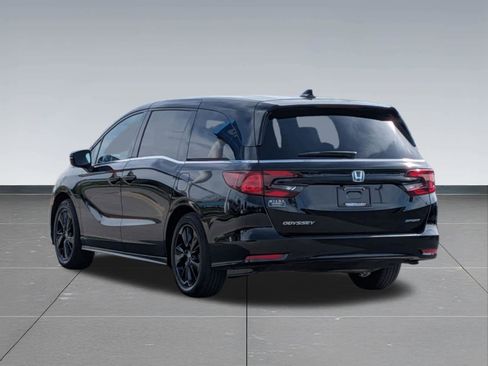Certified 2024 Honda Odyssey Sport image 3