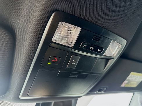 Used 2022 Toyota Tacoma TRD Off-Road image 31