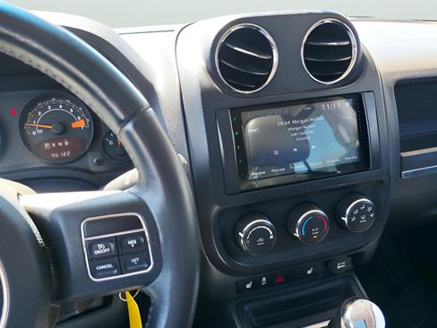 Used 2015 Jeep Patriot High Altitude AWD/4WD image 26