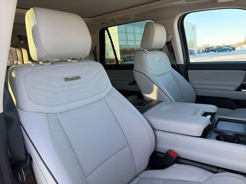 Used 2025 Ford Expedition Max Platinum w/ Platinum Ultimate Package image 21