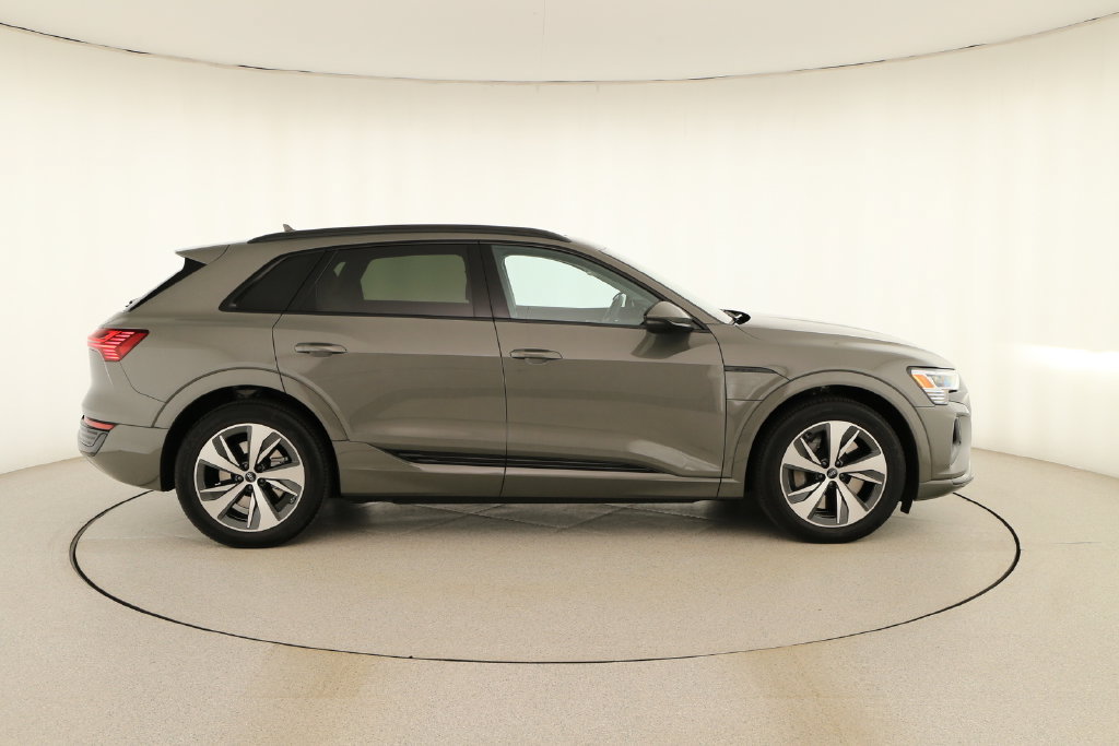 Certified 2024 Audi Q8 e-tron Premium AWD/4WD image 8