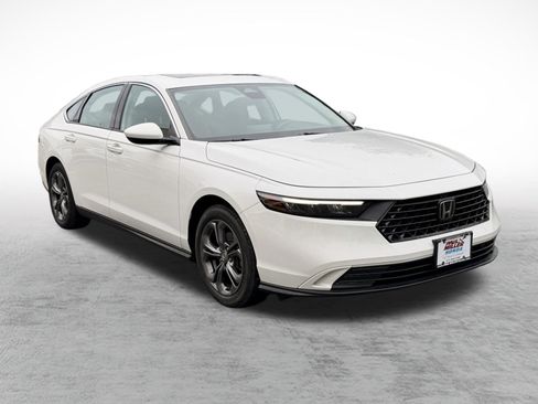 Used 2023 Honda Accord EX image 3