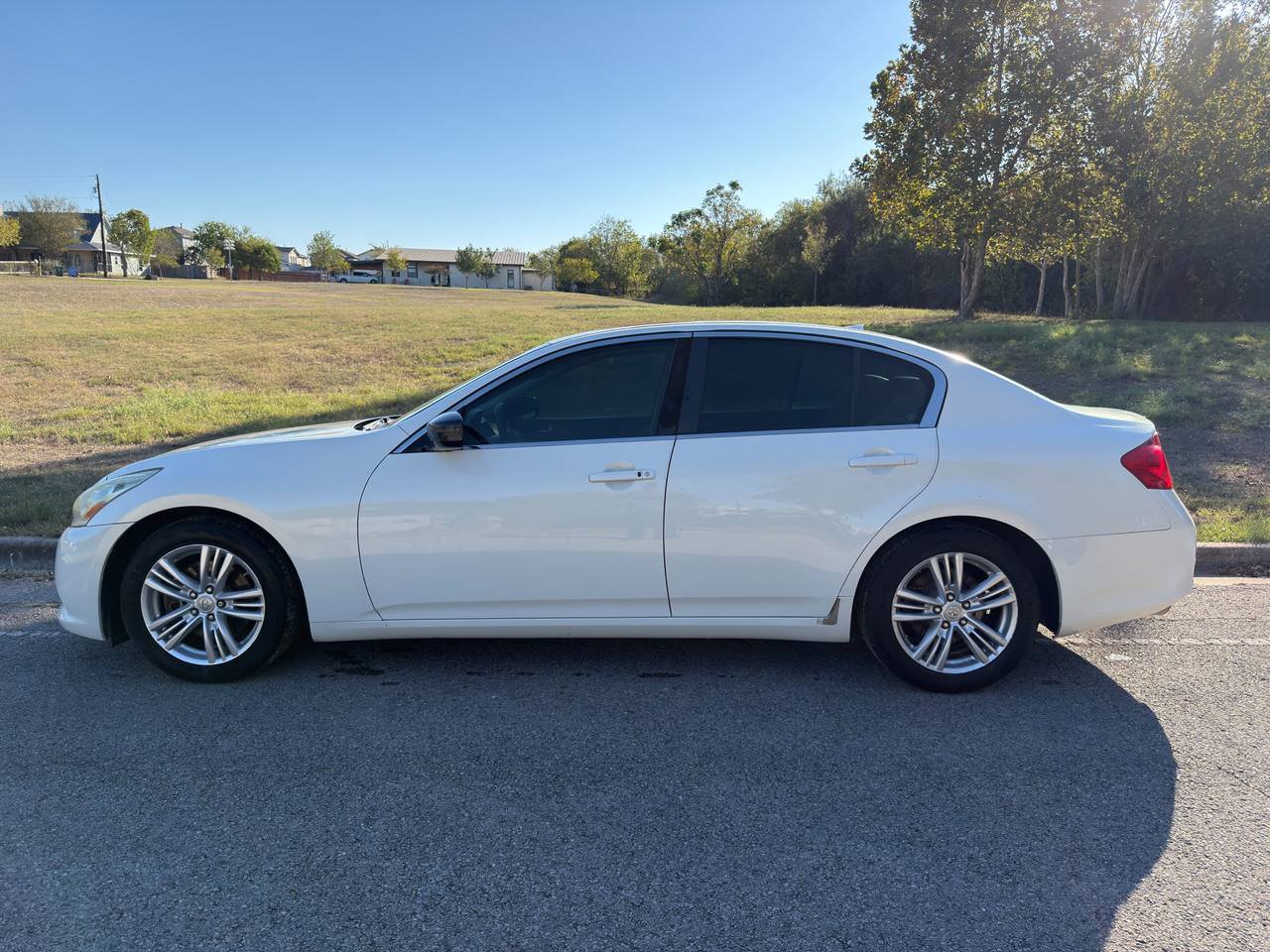Used 2012 INFINITI G37 Journey w/ Premium Pkg RWD image 1