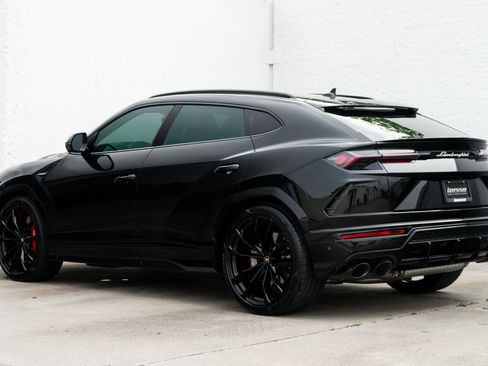 Used 2022 Lamborghini Urus AWD/4WD image 4