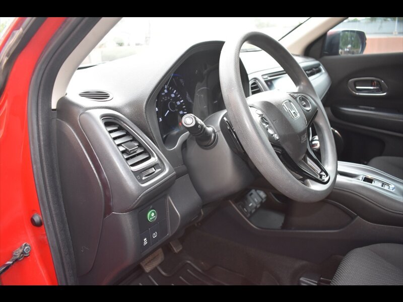 Used 2018 Honda HR-V EX image 15