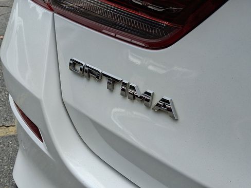 Used 2019 Kia Optima S image 30