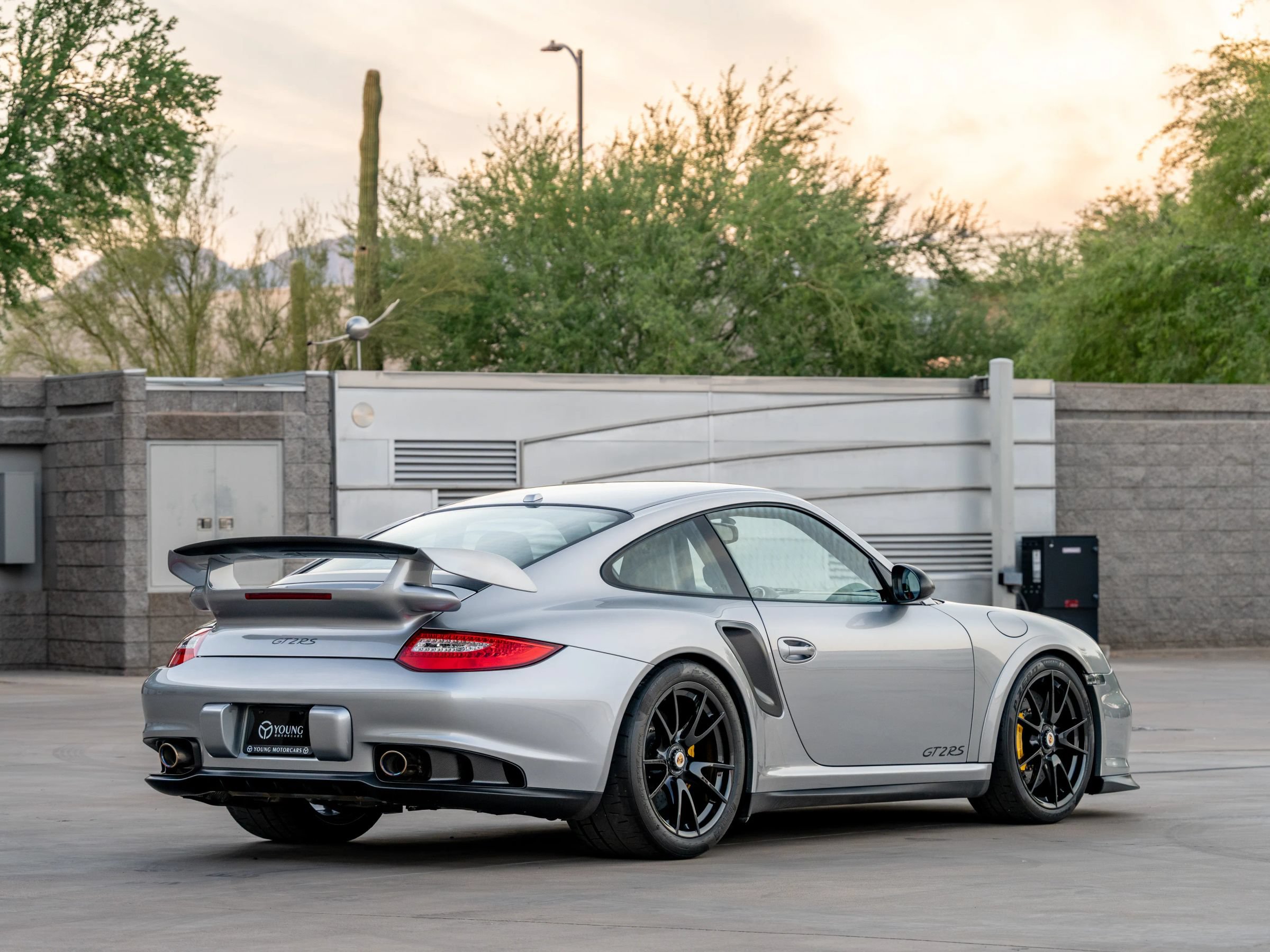 Used 2011 Porsche 911 GT2 RS RWD image 8