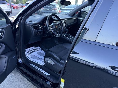Used 2018 Porsche Macan GTS AWD/4WD image 8