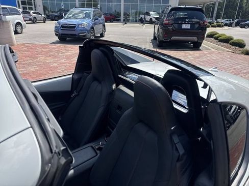 Used 2019 MAZDA MX-5 Miata RF Grand Touring w/ GT-S Package RWD image 13