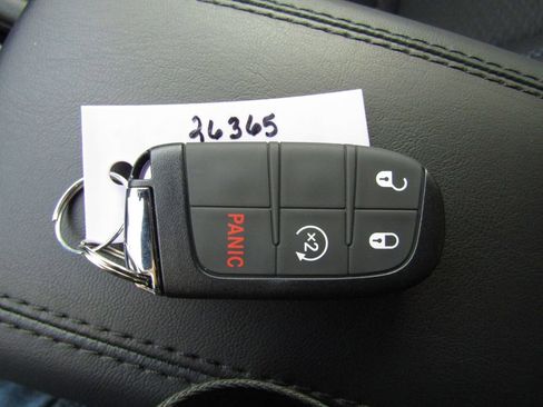 New 2026 Jeep Compass Latitude AWD/4WD image 43