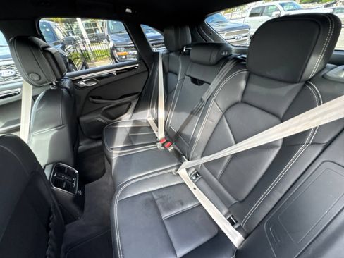 Used 2024 Porsche Macan Turbo AWD/4WD image 20