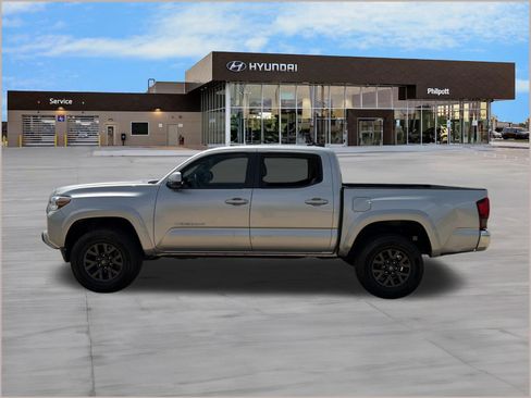 Used 2023 Toyota Tacoma SR5 RWD image 2