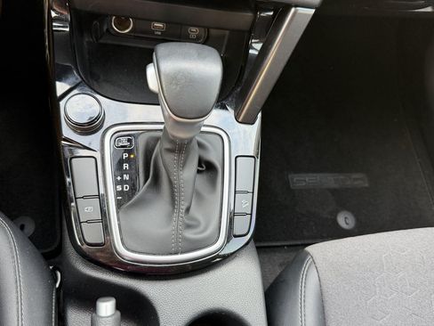 Used 2024 Kia Seltos S FWD image 25