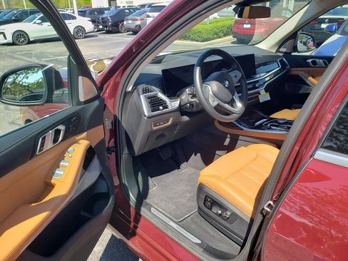 Certified 2025 BMW X7 xDrive40i AWD/4WD image 9