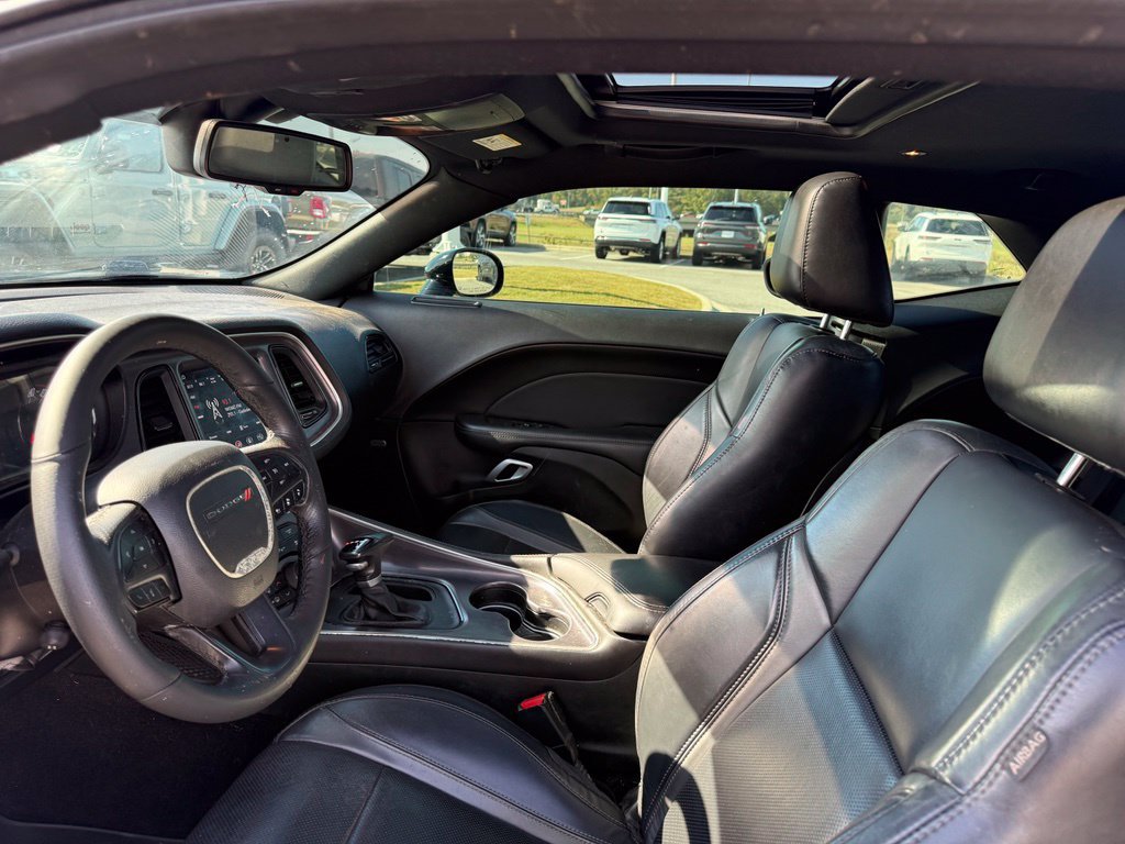 Used 2018 Dodge Challenger SXT Plus RWD image 4