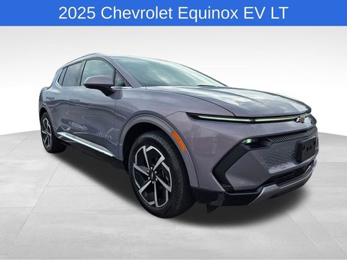 Used 2025 Chevrolet Equinox EV LT image 8