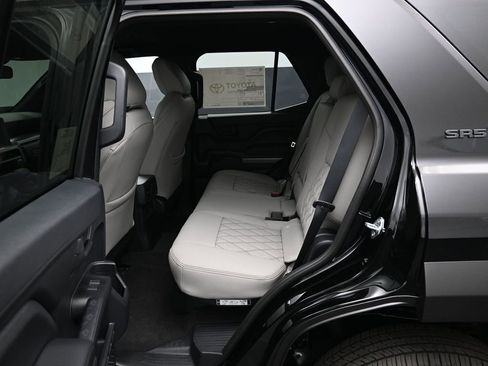 New 2026 Toyota 4Runner SR5 AWD/4WD image 12