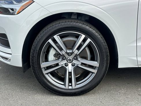 Used 2021 Volvo XC60 T6 Momentum w/ Premium Package AWD/4WD image 11
