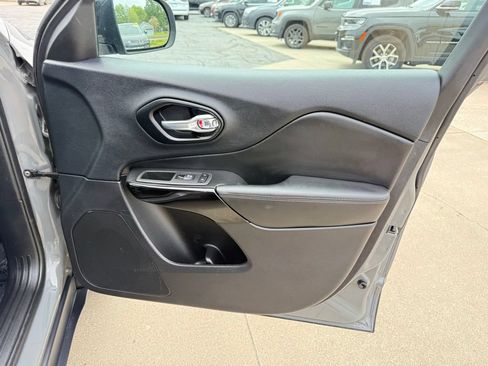 Used 2023 Jeep Cherokee Altitude Lux AWD/4WD image 24