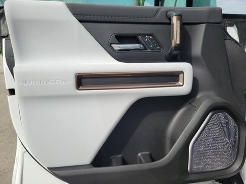 Used 2025 GMC Hummer EV 2X AWD/4WD image 24