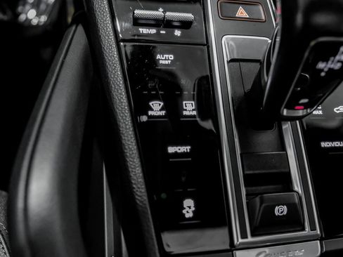 Used 2023 Porsche Cayenne image 25