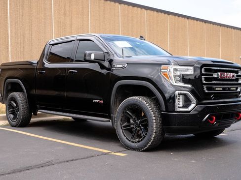 Used 2021 GMC Sierra 1500 AT4 w/ AT4 Premium Package AWD/4WD image 2