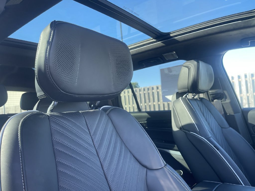 Certified 2026 Cadillac Vistiq Platinum w/ LPO, Floor Liner Package AWD/4WD image 33
