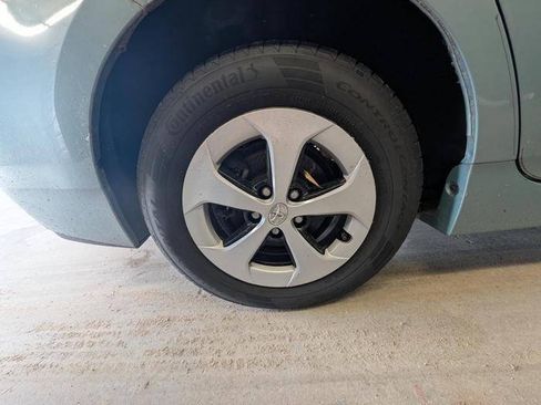 Used 2012 Toyota Prius Two FWD image 16