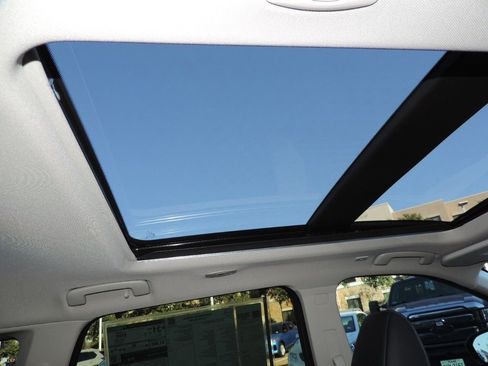 New 2026 Nissan Rogue Platinum image 18